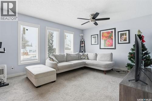 203A Dunlop Street, Saskatoon, SK - Indoor Photo Showing Living Room