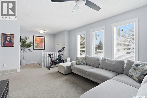 203A Dunlop Street, Saskatoon, SK - Indoor Photo Showing Living Room