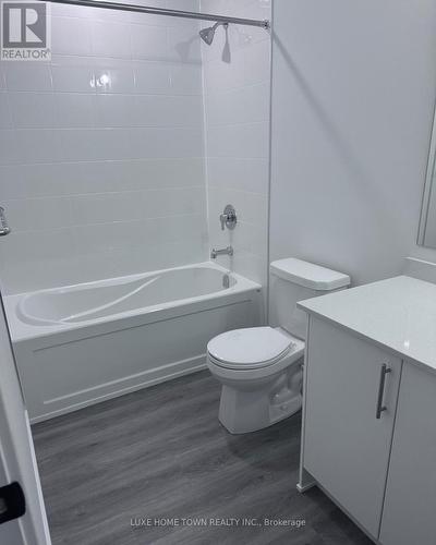 315 - 1000 Lackner Boulevard, Kitchener, ON - Indoor Photo Showing Bathroom