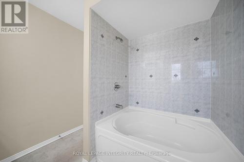 37 Barnstone Drive, Ottawa, ON - Indoor Photo Showing Bathroom