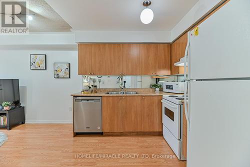 5 - 4620 Guildwood Way, Mississauga, ON - Indoor Photo Showing Kitchen With Double Sink