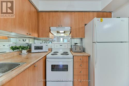 5 - 4620 Guildwood Way, Mississauga, ON - Indoor Photo Showing Kitchen