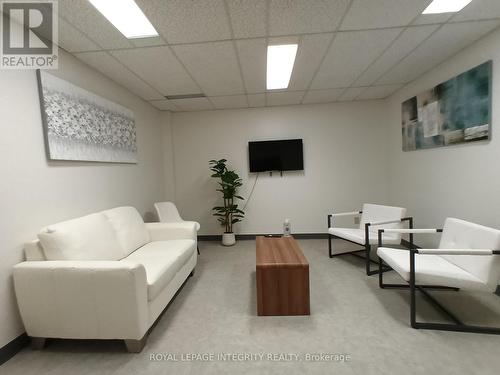 204 - 1929 Russell Road, Ottawa, ON 