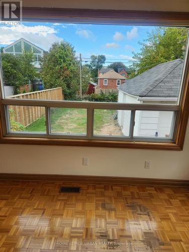 304 Linsmore Crescent, Toronto, ON - Indoor Photo Showing Other Room