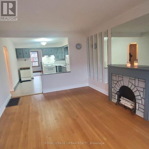 304 Linsmore Crescent, Toronto, ON - Indoor