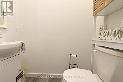 9904 Lake Road, Lambton Shores (Kettle Point), ON - Indoor Photo Showing Bathroom