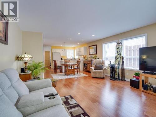 24-4415 Manson Ave, Powell River, BC - Indoor Photo Showing Living Room