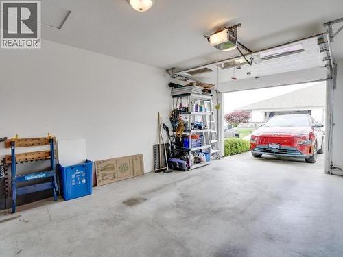 24-4415 Manson Ave, Powell River, BC - Indoor Photo Showing Garage