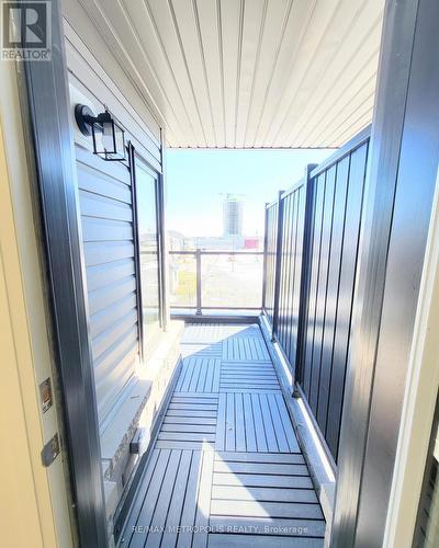 20 Esquire Way, Whitby, ON -  With Exterior