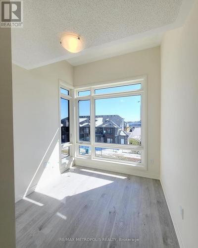 20 Esquire Way, Whitby, ON - Indoor Photo Showing Other Room