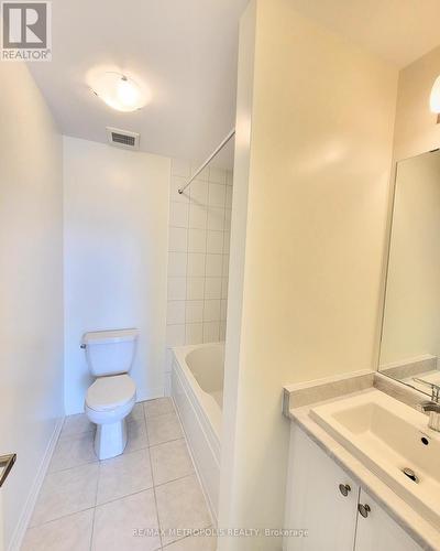 20 Esquire Way, Whitby, ON - Indoor Photo Showing Bathroom