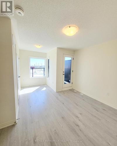 20 Esquire Way, Whitby, ON - Indoor Photo Showing Other Room