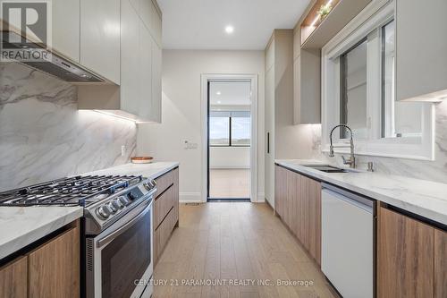 16322 Hillview Place, Caledon, ON - Indoor Photo Showing Kitchen With Upgraded Kitchen