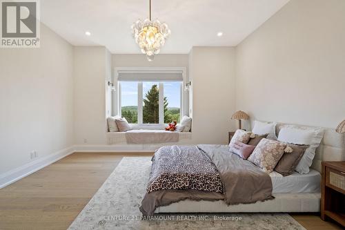 16322 Hillview Place, Caledon, ON - Indoor Photo Showing Bedroom