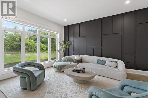 16322 Hillview Place, Caledon, ON - Indoor Photo Showing Living Room