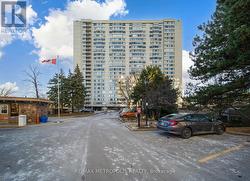 2212 - 2330 BRIDLETOWNE CIRCLE  Toronto, ON M1W 3P6