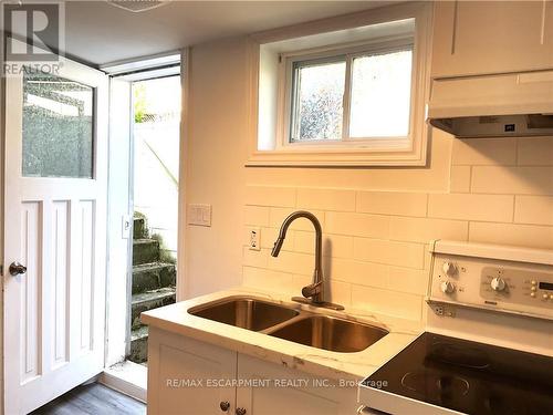 4 Purnell Drive, Hamilton, ON - Indoor Photo Showing Kitchen With Double Sink