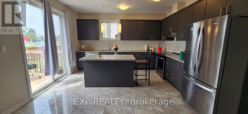 7878 Seabiscuit Drive, Niagara Falls, ON - Indoor Photo Showing Kitchen