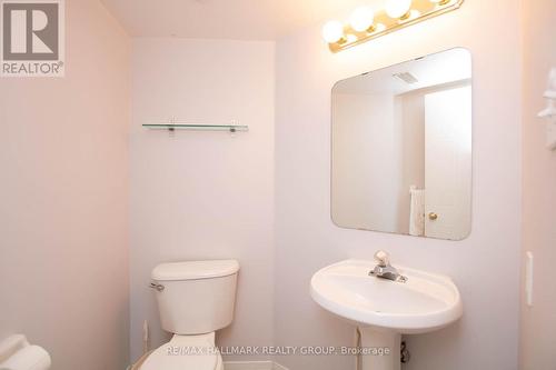 16 Briston Private, Ottawa, ON - Indoor Photo Showing Bathroom