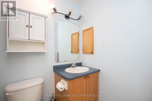 16 Briston Private, Ottawa, ON - Indoor Photo Showing Bathroom