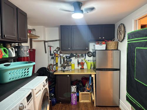 Salle de lavage - 24 Av. Des Saules, Notre-Dame-Des-Prairies, QC - Indoor