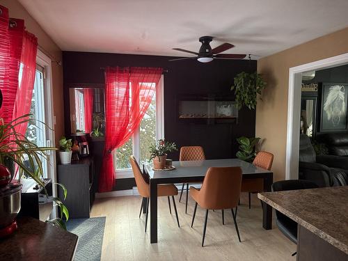 Salle à manger - 24 Av. Des Saules, Notre-Dame-Des-Prairies, QC - Indoor Photo Showing Dining Room