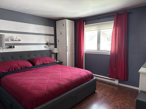 Chambre à coucher principale - 24 Av. Des Saules, Notre-Dame-Des-Prairies, QC - Indoor Photo Showing Bedroom