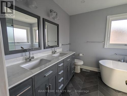 5533 Loonlake Avenue, Mississauga, ON - Indoor Photo Showing Bathroom