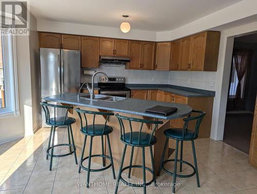 5533 Loonlake Avenue, Mississauga, ON - Indoor Photo Showing Kitchen With Double Sink