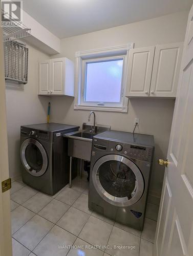 5533 Loonlake Avenue, Mississauga, ON - Indoor Photo Showing Laundry Room