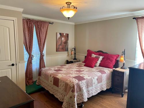 Bedroom - 61 Av. Chartier, Saint-Sauveur, QC - Indoor Photo Showing Bedroom