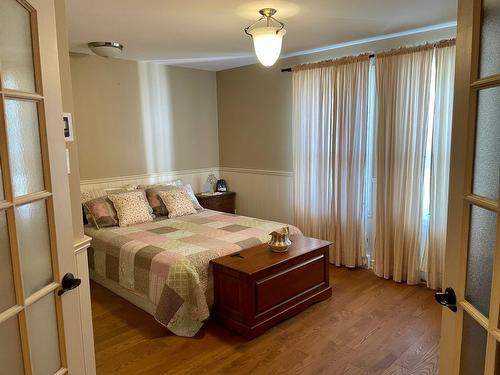 Bedroom - 61 Av. Chartier, Saint-Sauveur, QC - Indoor Photo Showing Bedroom