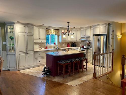 Overall view - 61 Av. Chartier, Saint-Sauveur, QC - Indoor Photo Showing Kitchen With Double Sink