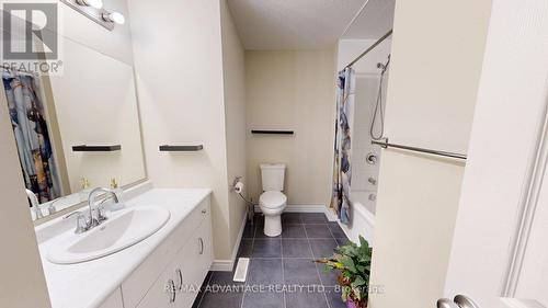 81 - 1220 Riverbend Road, London South (South B), ON - Indoor Photo Showing Bathroom