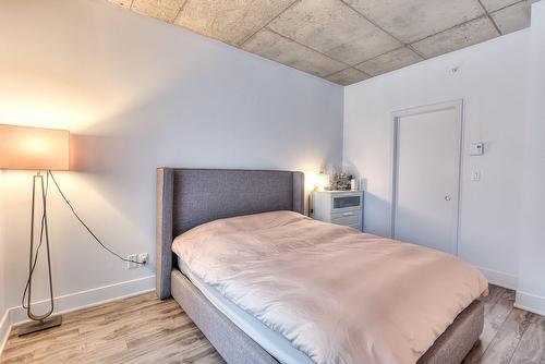Chambre à coucher - 413-1340 Rue Olier, Montréal (Le Sud-Ouest), QC - Indoor Photo Showing Bedroom