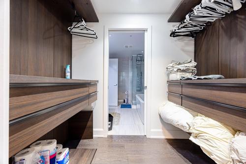 Walk-in closet - 603-1310 Boul. René-Lévesque O., Montréal (Ville-Marie), QC - Indoor