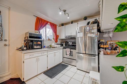 Logement - 2750 Av. Dumesnil, Saint-Hyacinthe, QC - Indoor Photo Showing Kitchen