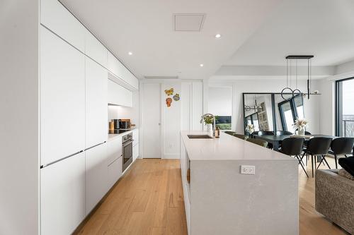 Cuisine - 708-900 Rue André-Prévost, Montréal (Verdun/Île-Des-Soeurs), QC - Indoor Photo Showing Kitchen With Upgraded Kitchen