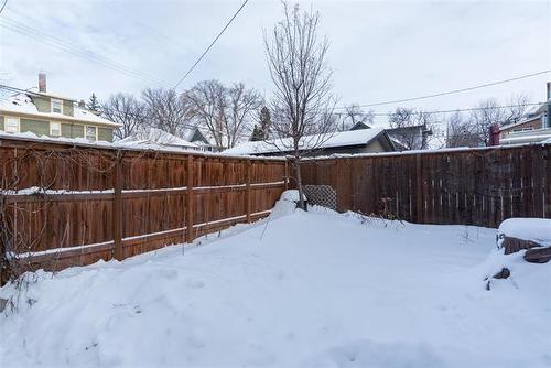 1033 Dorchester Ave, Winnipeg, MB 