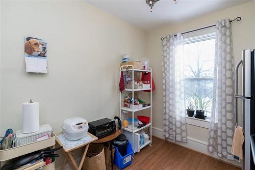 1033 Dorchester Ave, Winnipeg, MB 