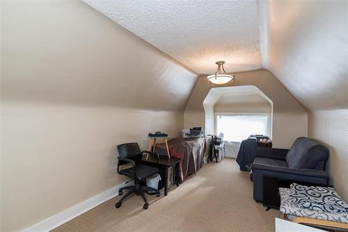 1033 Dorchester Ave, Winnipeg, MB 