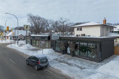 1033 Dorchester Ave, Winnipeg, MB 