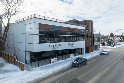 1033 Dorchester Ave, Winnipeg, MB 