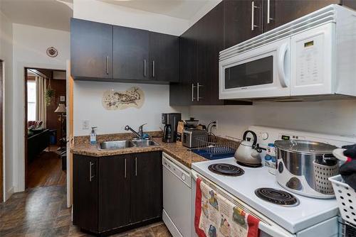 1033 Dorchester Ave, Winnipeg, MB 