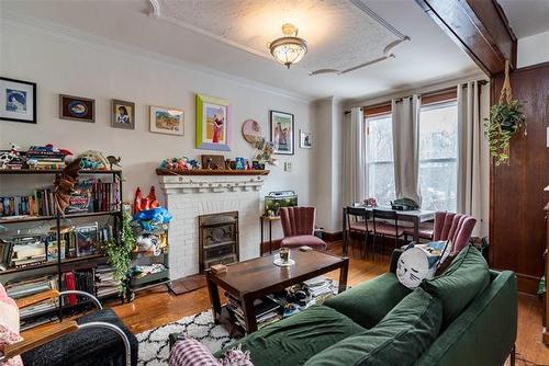 1033 Dorchester Ave, Winnipeg, MB 