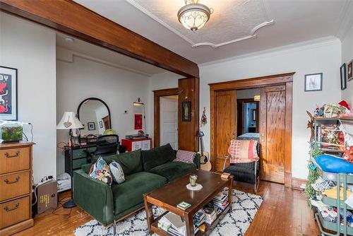 1033 Dorchester Ave, Winnipeg, MB 