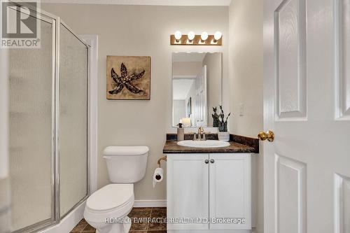 252 Countrystone Crescent, Kitchener, ON - Indoor Photo Showing Bathroom