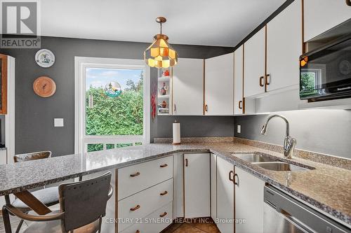 7 St Remy Drive, Ottawa, ON - Indoor Photo Showing Kitchen With Double Sink