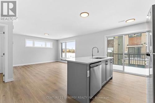 11 - 801 Glenroy Gilbert Drive, Ottawa, ON - Indoor Photo Showing Kitchen