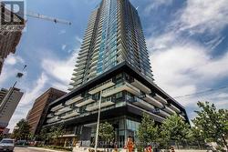 805 - 30 ROEHAMPTON AVENUE  Toronto, ON M4P 0B9